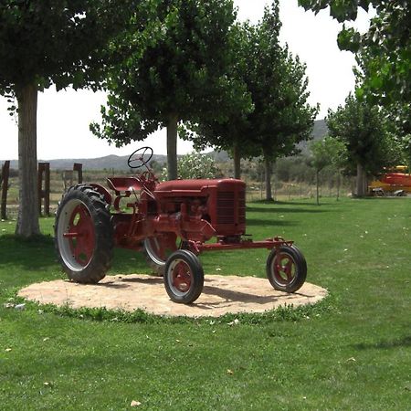 La Noguera Camping Sant Llorenc de Montgai Экстерьер фото