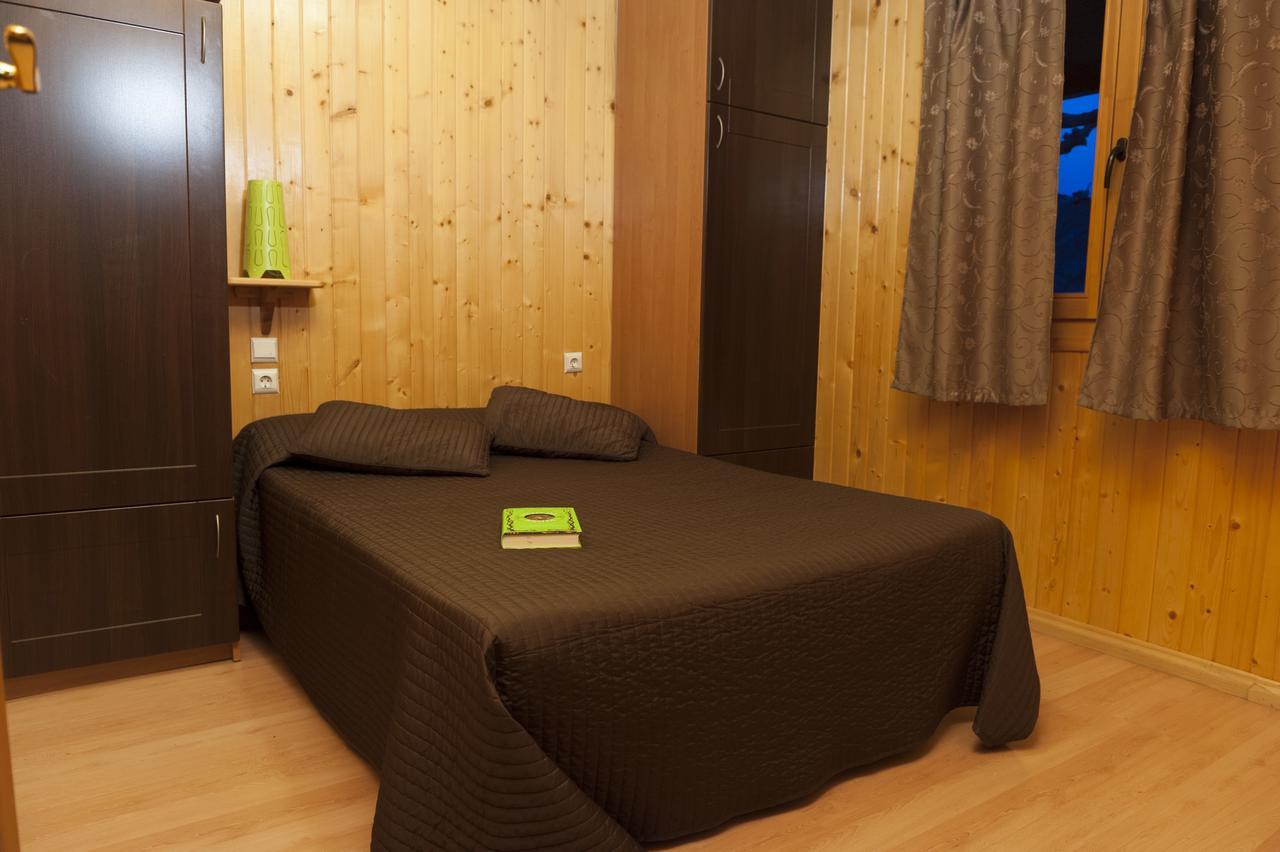 La Noguera Camping Sant Llorenc de Montgai Экстерьер фото