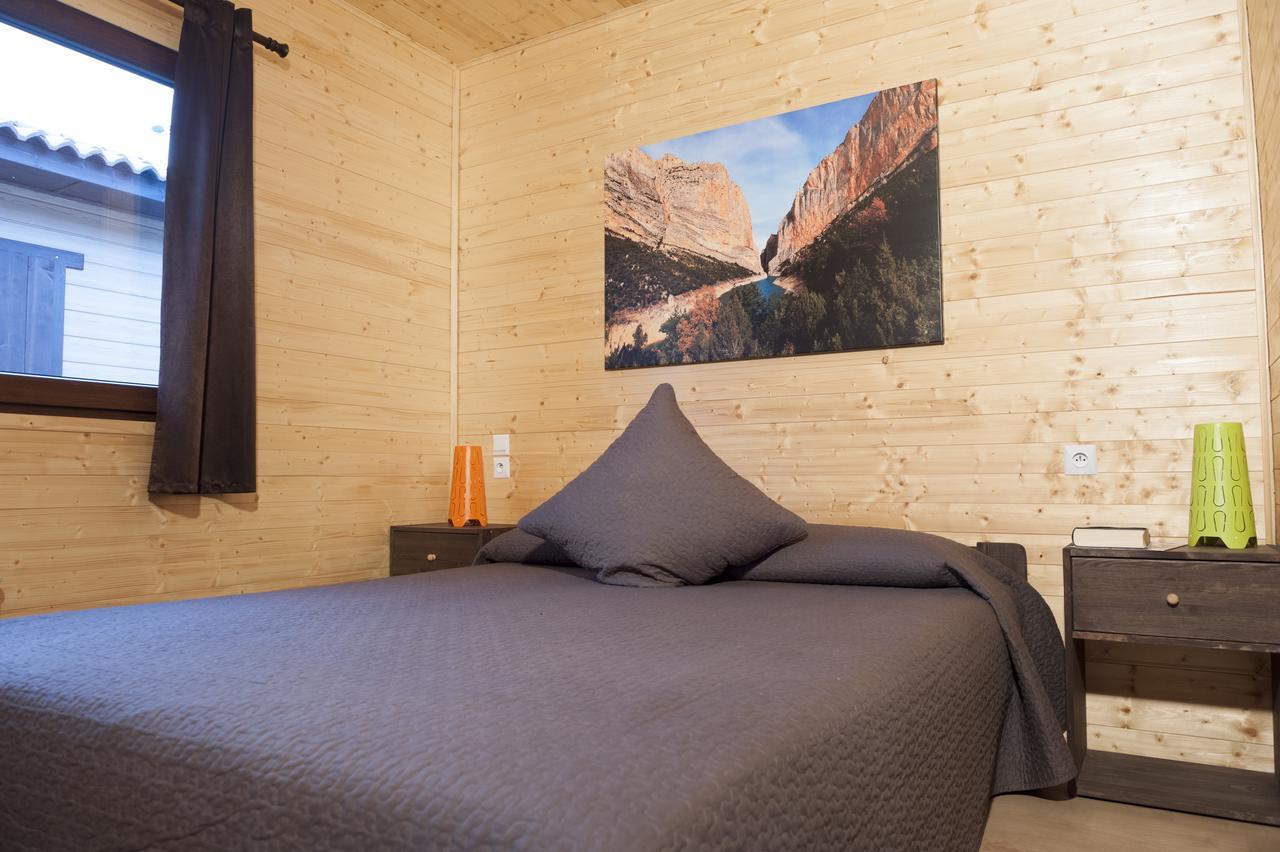 La Noguera Camping Sant Llorenc de Montgai Экстерьер фото