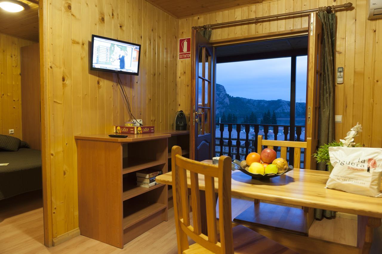 La Noguera Camping Sant Llorenc de Montgai Экстерьер фото