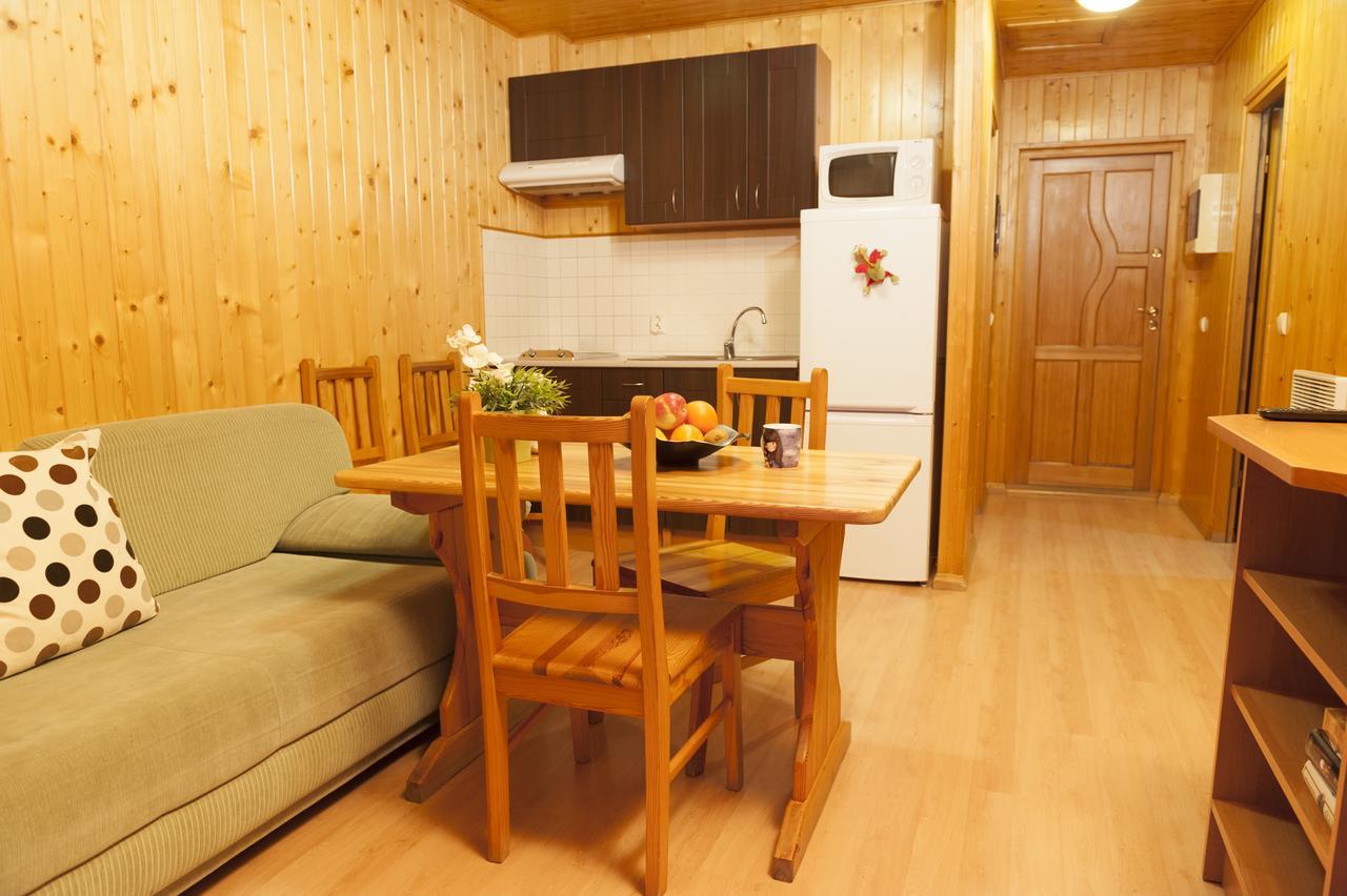 La Noguera Camping Sant Llorenc de Montgai Экстерьер фото
