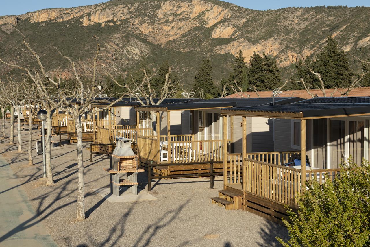 La Noguera Camping Sant Llorenc de Montgai Экстерьер фото